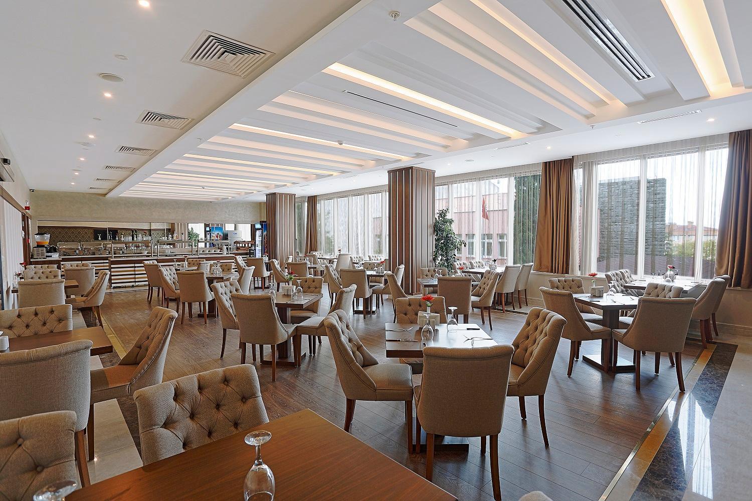 Otel The Grand Mira Business 4*